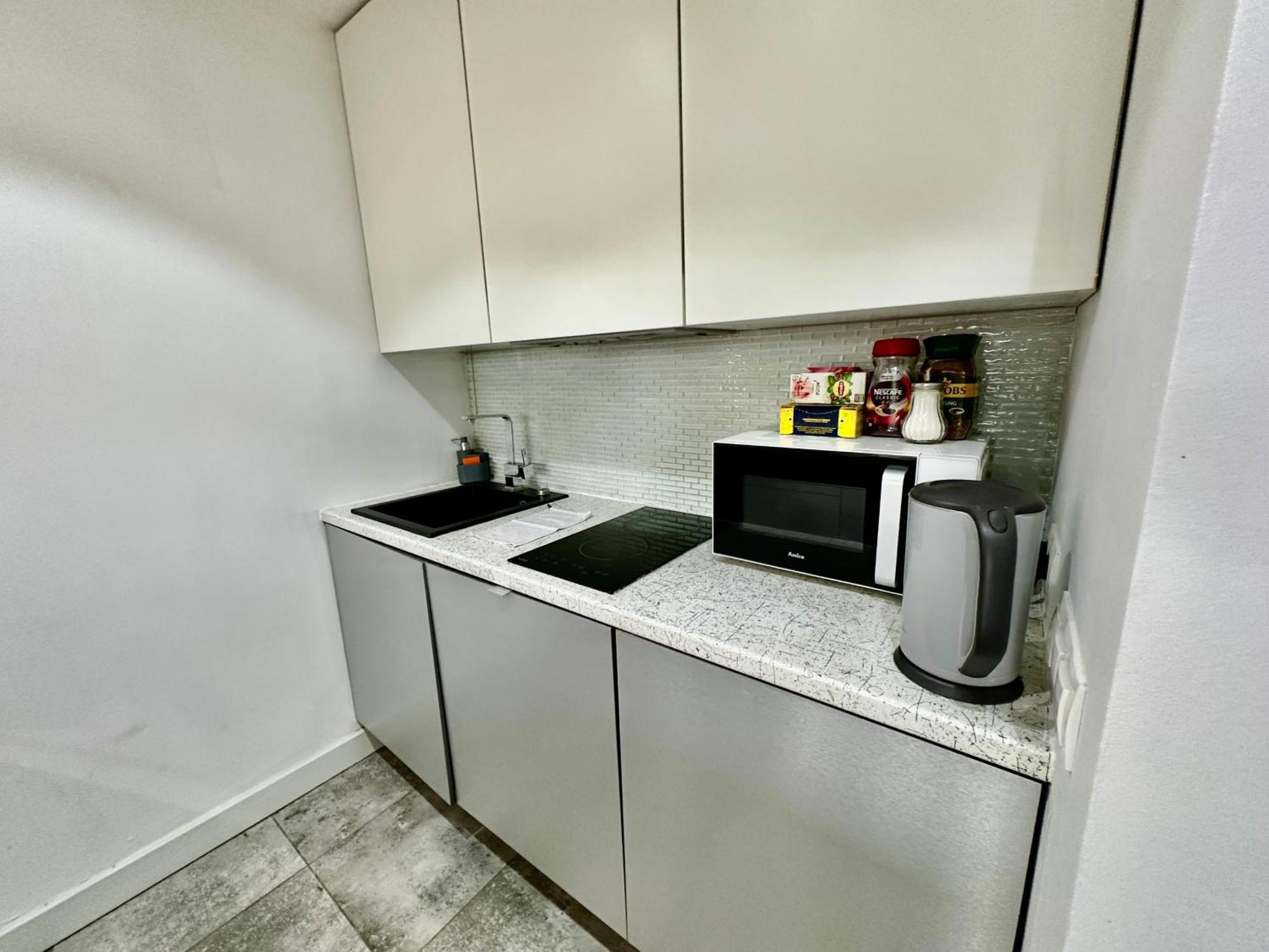 Palace 2 Wifi 600 Mbs 55'Tv Netflix Hbo 2Xmetro Appletv Warschau Buitenkant foto